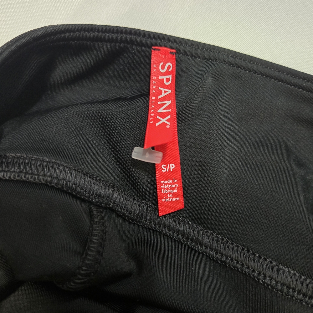 SPANX Shiny Black Leggings NWT SIZE  SMALL - Picture 5 of 12